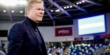 Netherlands coach Ronald Koeman sent to hospital for heart issue