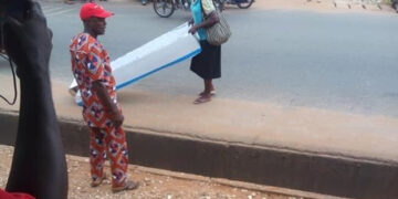 Woman dramatically gifts her husband a Coffin on Fathers’ Day