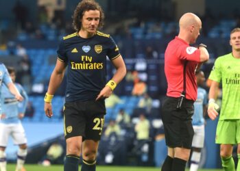 Luiz sent off as Man City beat Arsenal