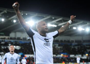 Dede Ayew guides Swansea City into Championship play-offs