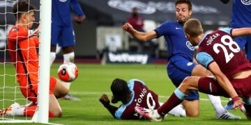 Premier League: West Ham stun Chelsea in derby