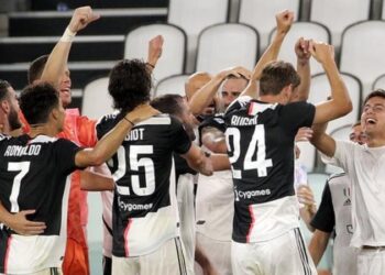 Juventus clinch ninth straight Serie A title