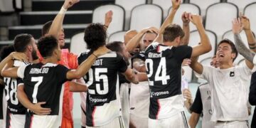 Juventus clinch ninth straight Serie A title