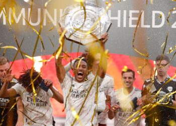 Arsenal beat Liverpool on penalties to win Community Shield