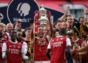 Aubameyang fires Arsenal to FA Cup glory