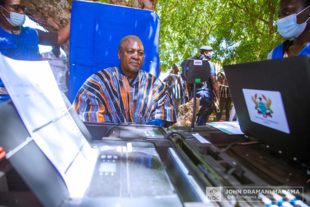 Photos: Mahama registers at hometown