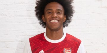 Arsenal complete Willian signing