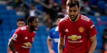 Man United snatch dramatic late win at Brighton
