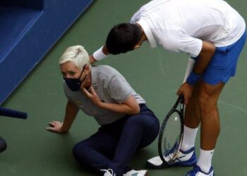 US Open: Djokovic disqualified after hitting line judge with ball