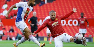 Man United suffer shock loss at home to Palace