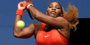 Serena Williams comes from behind to reach US Open semis