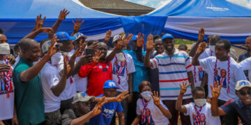 Over 120 NDC executives/members join NPP in Mpraeso constituency