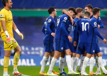Saints snatch draw at Chelsea in six-goal thriller