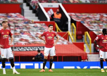 Spurs hit six as shambolic Man United implode