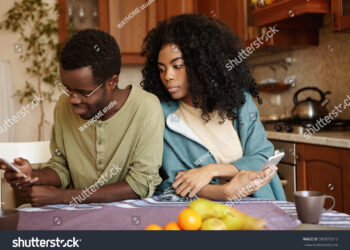 Your wife must have 24/7 access to your phone – Man advises