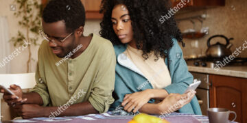 Your wife must have 24/7 access to your phone – Man advises