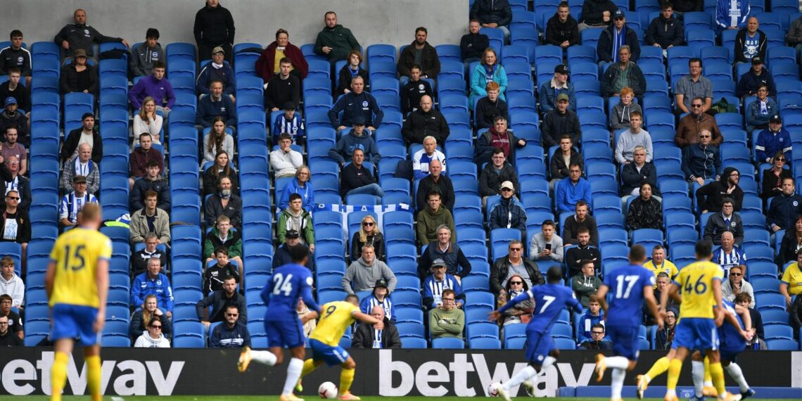Fans to return to English stadiums after lockdown