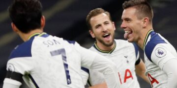 Spurs top of Premier League after classic Jose Mourinho victory