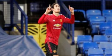 Late goals sees Man United reach Carabao Cup semis