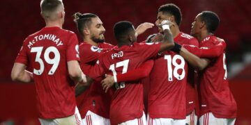 Brutal Man United hit chaotic Leeds six