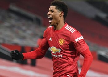 Marcus Rashford’s stoppage-time winner moves Man Utd second