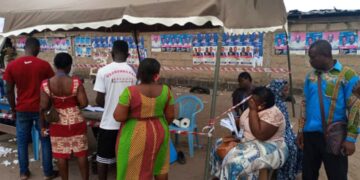 Election 2020: Woman dies after collapsing in voting queue