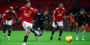 Man United go joint top with win over Aston Villa