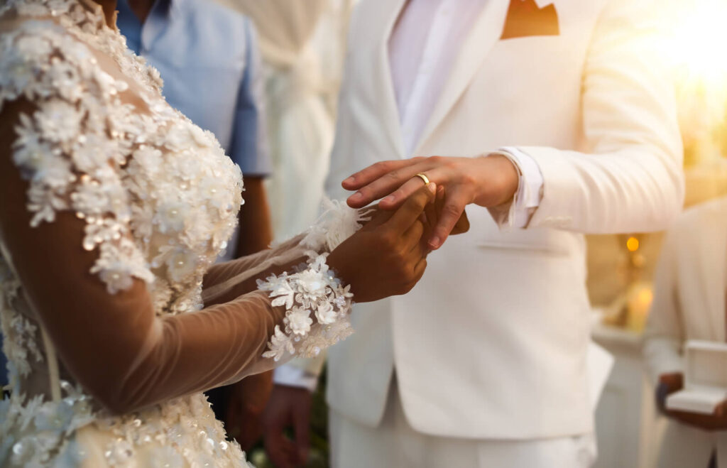 I’m marrying my girlfriend though I ‘hate‘ her – Man reveals