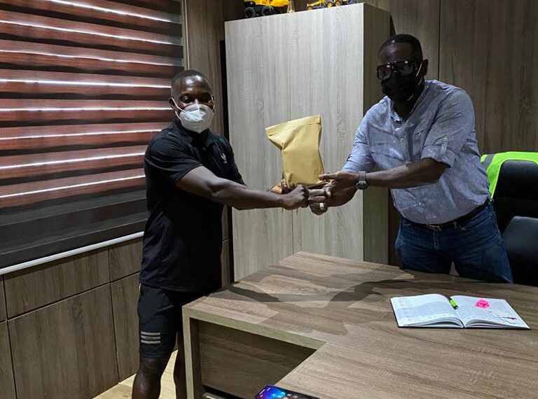 Ex-Great Olympics chief gives Olympics Ghc 10K after beating Hearts of Oak