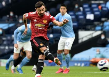Man Utd end Man City’s 21-game winning run with derby victory
