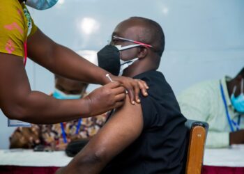 GMA CEO takes the first dose of COVID-19 vaccine