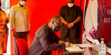 Photos: CEO of Global Media Alliance signs book of condolence for the Late DJ Advicer