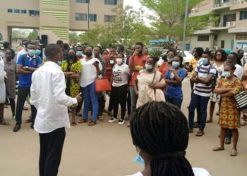 Video: Angry UCC distance education students demonstrate against 'hard' examination questions