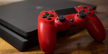 Two old men faces court for stealing PS4