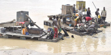 https://www.happyghana.com/we-need-speedboats-to-fight-galamsey-assin-north-dce-cries-out/
