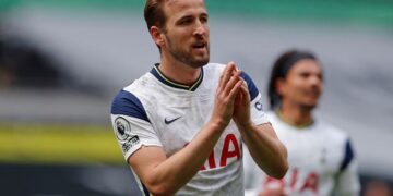 Harry Kane informs Tottenham he wants to leave this summer – sources