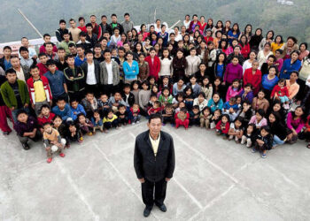 Head of 'world's largest family' dies in India