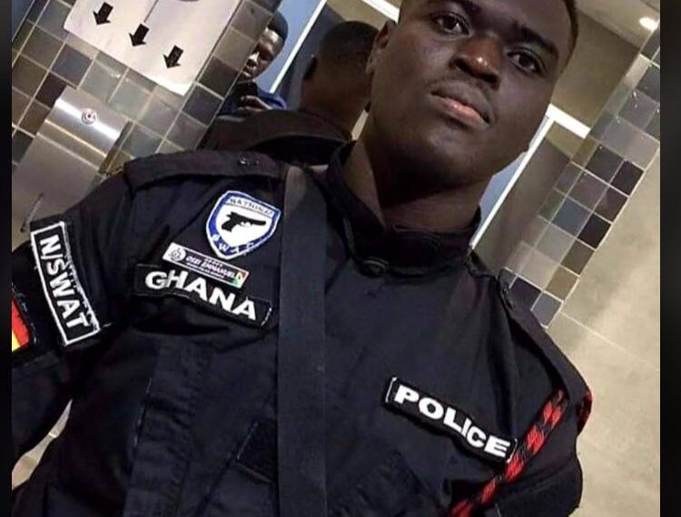 Accra: Policeman shot dead as robbers attack Bullion Van in James Town