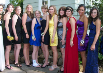 Florida: 16 girls found pregnant after teenager ejaculates in pool