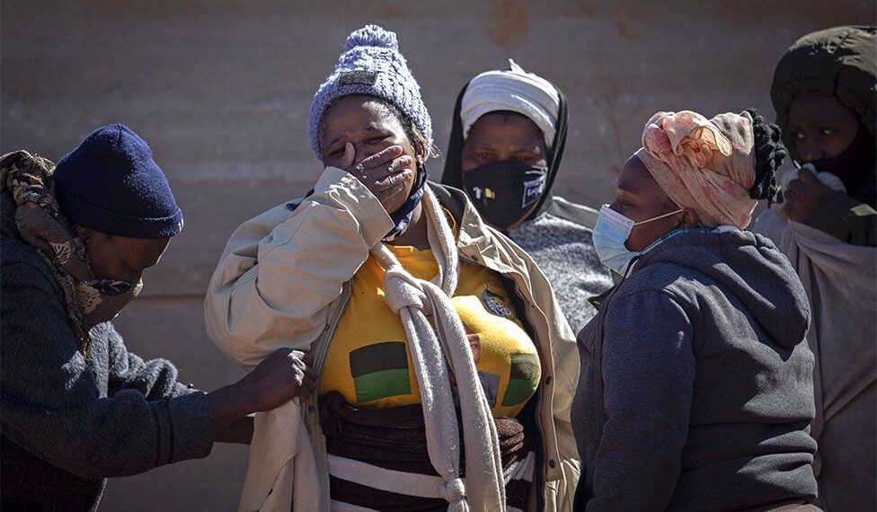 South Africa riots: Looting and shooting in Durban