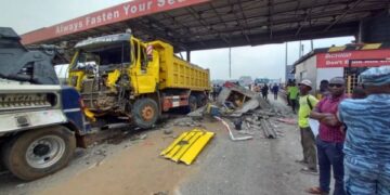 Tema tollbooth crash: Driver detained by police