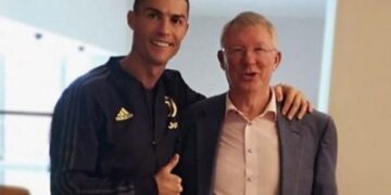 Cristiano Ronaldo receives Man United contract offer after talks with Sir Alex Ferguson