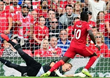 Sadio Mane scores 100th goal in Liverpool win