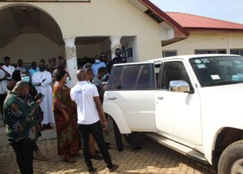 DCE “sent to hospital” after swearing-in ceremony happens inside a car