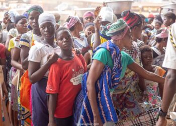 Pinamaa foundation spreads love, feeds more than 1000 Kayaye for Christmas at Madina