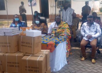 Nii Tettey Ofro Osro I donates to La Municipal Education Office