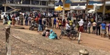 Chaos as scores besiege MTN, Vodafone offices over SIM-card re-registration