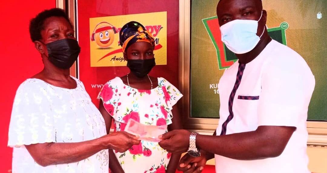 Happy98.9FM’s NsemPii raises GHc1,600 capital for mother of girl suffering from abdominal distension