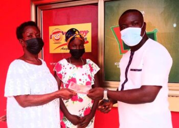 Happy98.9FM’s NsemPii raises GHc1,600 capital for mother of girl suffering from abdominal distension