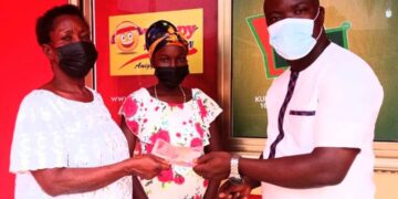 Happy98.9FM’s NsemPii raises GHc1,600 capital for mother of girl suffering from abdominal distension